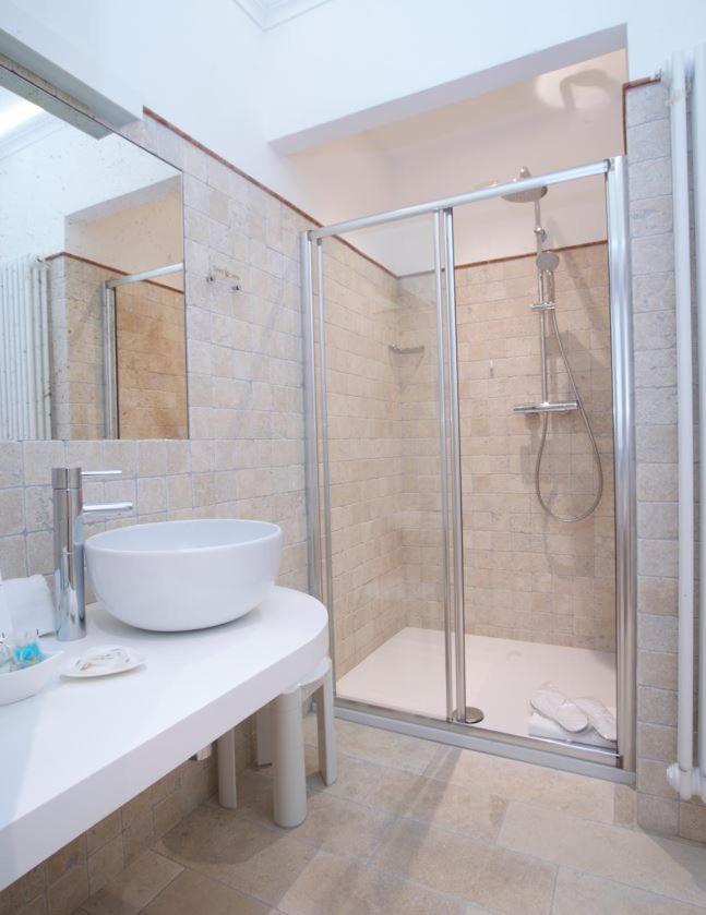 Design Suite Тирано Экстерьер фото
